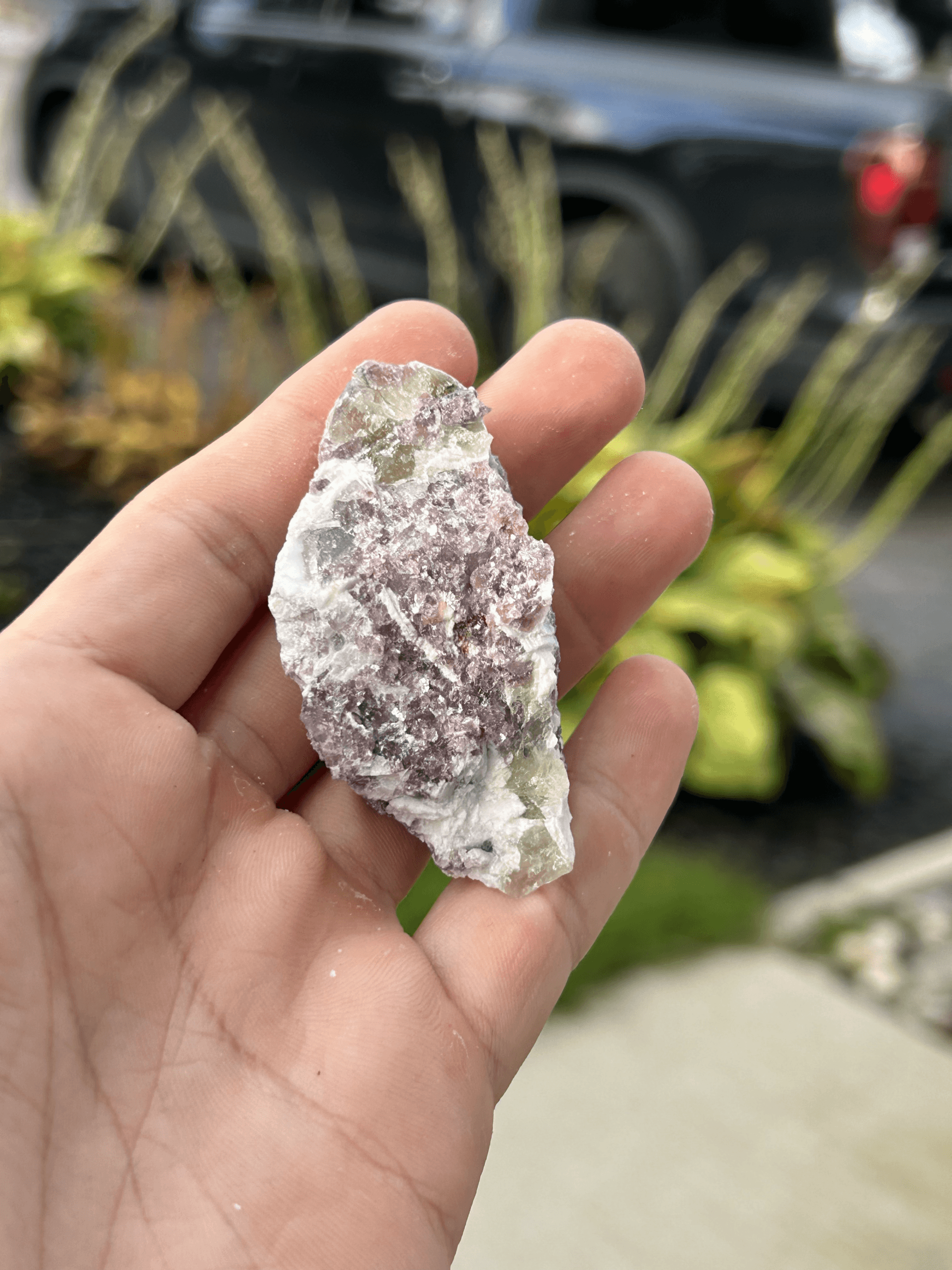 Fabrication d’émaux à base de roche : lépidolite violet [B]