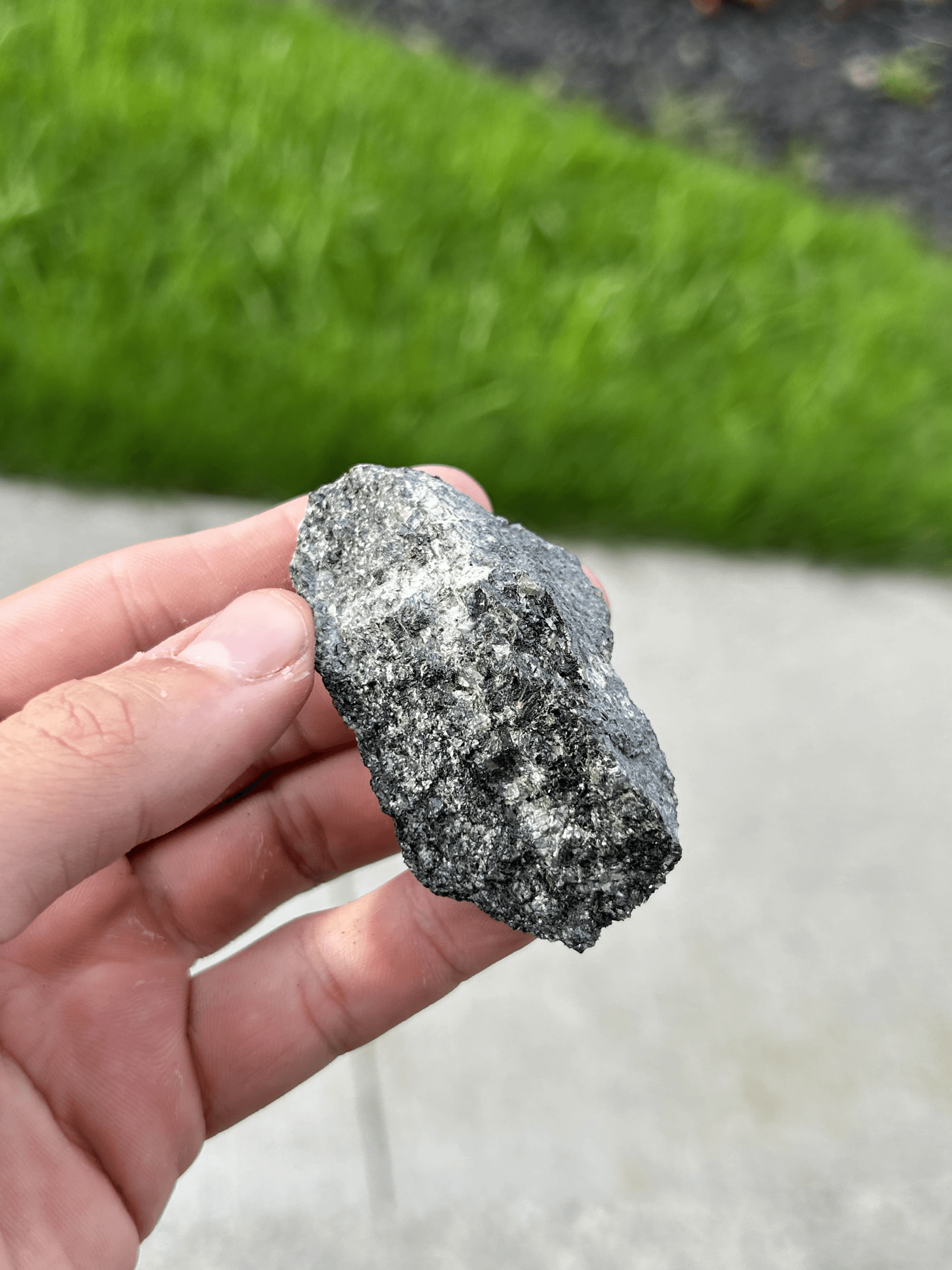 Fabrication d’émaux à base de roche : schiste à biotite [I]